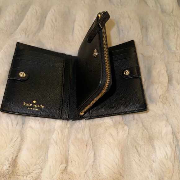 KATE SPADE Ladies Bifold Wallet - Picture 4 of 5